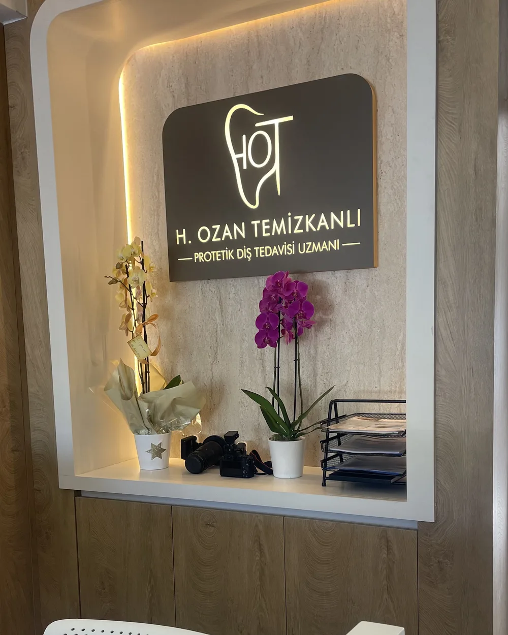 Muayenehane karşılama alanı